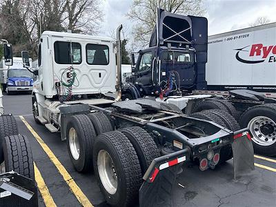 Used 2019 Freightliner Cascadia Detroit DD13 Semi Truck for sale #537146 - photo 2