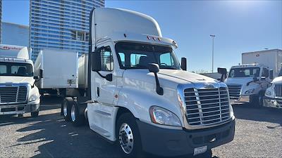 Used 2019 Freightliner Cascadia Detroit DD13 Semi Truck for sale #861310 - photo 1