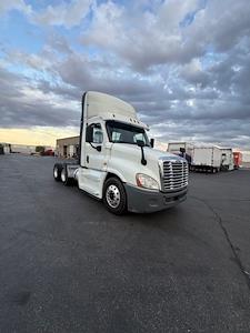 Used 2019 Freightliner Cascadia Detroit DD13 Semi Truck for sale #861313 - photo 1
