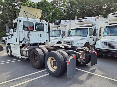 2017 Freightliner Cascadia Day Cab 6x4 Semi Truck for sale #670603 - photo 2