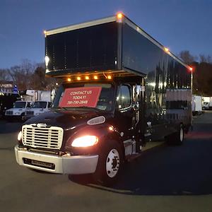 Used 2019 Freightliner M2 106 Conventional Cab Box Truck for sale #807667 - photo 1