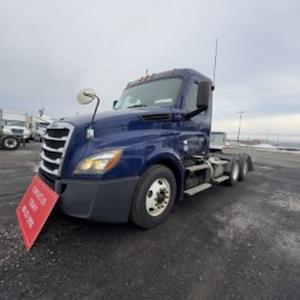 Used 2020 Freightliner Cascadia Detroit DD13 Semi Truck for sale #228198 - photo 1