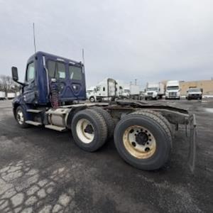 Used 2020 Freightliner Cascadia Detroit DD13 Semi Truck for sale #228198 - photo 2