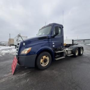 Used 2020 Freightliner Cascadia Detroit DD13 Semi Truck for sale #228229 - photo 1