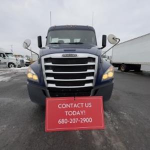Used 2020 Freightliner Cascadia Detroit DD13 Semi Truck for sale #228229 - photo 2