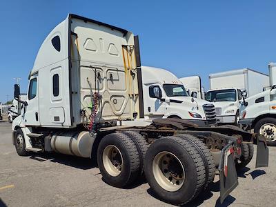 Used 2020 Freightliner Cascadia Detroit Diesel DD15 Semi Truck with Sleeper Cab for sale #264946 - photo 2