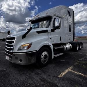 Used 2020 Freightliner Cascadia Detroit Diesel DD15 Semi Truck with Sleeper Cab for sale #264948 - photo 1