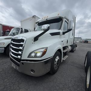 Used 2020 Freightliner Cascadia Detroit Diesel DD15 Semi Truck with Sleeper Cab for sale #264953 - photo 1
