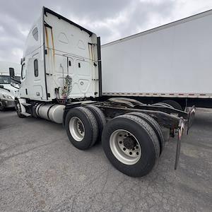 Used 2020 Freightliner Cascadia Detroit Diesel DD15 Semi Truck with Sleeper Cab for sale #264953 - photo 2