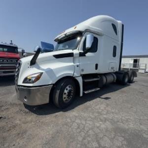 Used 2020 Freightliner Cascadia Detroit Diesel DD15 Semi Truck with Sleeper Cab for sale #264964 - photo 1