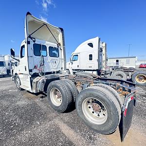 Used 2020 Freightliner Cascadia Detroit DD13 Semi Truck for sale #270215 - photo 2