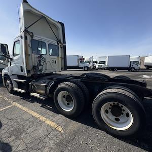 Used 2020 Freightliner Cascadia Detroit DD13 Semi Truck for sale #273080 - photo 2