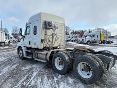 Used 2020 Freightliner Cascadia Detroit Diesel DD15 Semi Truck with Sleeper Cab for sale #290827 - photo 2