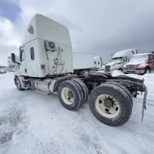Used 2020 Freightliner Cascadia Detroit Diesel DD15 Semi Truck with Sleeper Cab for sale #290938 - photo 2