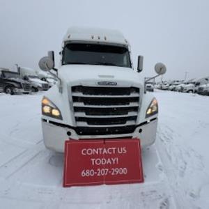 Used 2020 Freightliner Cascadia Detroit Diesel DD15 Semi Truck with Sleeper Cab for sale #290942 - photo 2