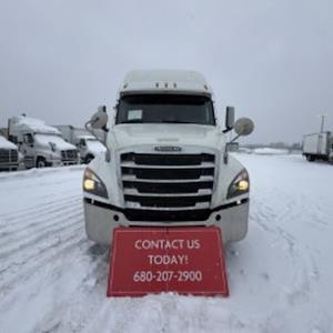 Used 2020 Freightliner Cascadia - photo 1