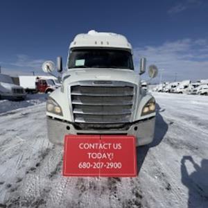Used 2020 Freightliner Cascadia Detroit Diesel DD15 Semi Truck with Sleeper Cab for sale #290976 - photo 2