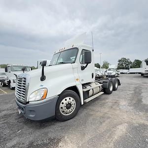 Used 2016 Freightliner Cascadia Detroit DD13 Semi Truck for sale #663427 - photo 1