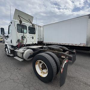 Used 2017 Freightliner Cascadia Detroit DD13 Semi Truck for sale #668299 - photo 2