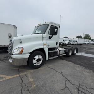 Used 2018 Freightliner Cascadia Detroit Diesel DD15 Semi Truck for sale #684850 - photo 1
