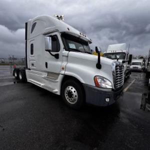 Used 2018 Freightliner Cascadia Detroit Diesel DD15 Semi Truck with Sleeper Cab for sale #756464 - photo 1