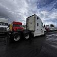 Used 2018 Freightliner Cascadia Detroit Diesel DD15 Semi Truck with Sleeper Cab for sale #756464 - photo 2
