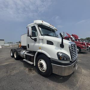 Used 2018 Freightliner Cascadia Detroit DD13 Semi Truck for sale #778752 - photo 1