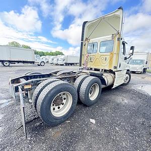 Used 2019 Freightliner Cascadia Detroit Diesel DD15 Semi Truck for sale #808245 - photo 2