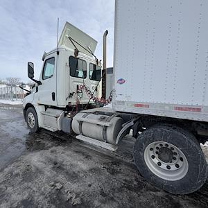 Used 2019 Freightliner Cascadia Detroit DD13 Semi Truck for sale #809172 - photo 2