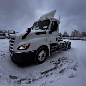 Used 2019 Freightliner Cascadia Detroit DD13 Semi Truck for sale #812977 - photo 1