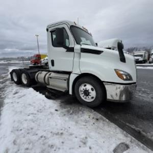 Used 2019 Freightliner Cascadia Detroit DD13 Semi Truck for sale #812979 - photo 1
