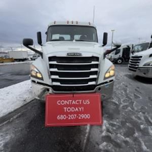 Used 2019 Freightliner Cascadia Detroit DD13 Semi Truck for sale #812979 - photo 2