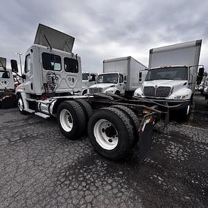 Used 2019 Freightliner Cascadia Detroit DD13 Semi Truck for sale #813283 - photo 2