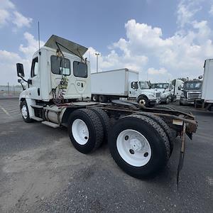 Used 2019 Freightliner Cascadia Detroit DD13 Semi Truck for sale #813310 - photo 2