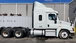 Used 2019 Freightliner Cascadia Detroit Diesel DD15 Semi Truck with Sleeper Cab for sale #822676 - photo 2