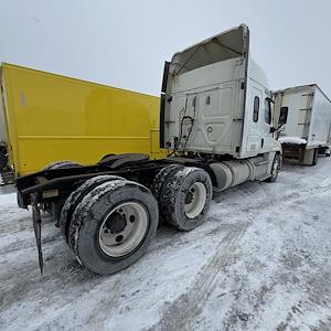 Used 2019 Freightliner Cascadia Detroit Diesel DD15 Semi Truck with Sleeper Cab for sale #822677 - photo 2