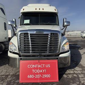 Used 2019 Freightliner Cascadia Detroit Diesel DD15 Semi Truck with Sleeper Cab for sale #822678 - photo 2