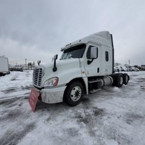 Used 2019 Freightliner Cascadia Detroit Diesel DD15 Semi Truck with Sleeper Cab for sale #822685 - photo 1