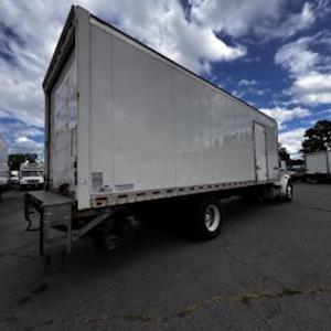 Used 2018 Freightliner M2 106 Conventional Cab Box Truck for sale #834379 - photo 2