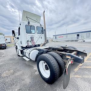 Used 2019 Freightliner Cascadia Detroit DD13 Semi Truck for sale #839402 - photo 2