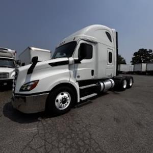 Used 2019 Freightliner Cascadia Detroit Diesel DD15 Semi Truck with Sleeper Cab for sale #859365 - photo 1