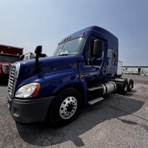 Used 2019 Freightliner Cascadia Detroit Diesel DD15 Semi Truck with Sleeper Cab for sale #862202 - photo 1