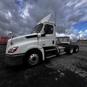 Used 2019 Freightliner Cascadia Detroit Diesel DD15 Semi Truck for sale #863147 - photo 1