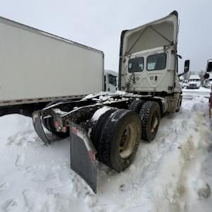 Used 2019 Freightliner Cascadia Detroit Diesel DD15 Semi Truck for sale #865076 - photo 2