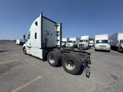 Used 2019 Freightliner Cascadia Detroit Diesel DD15 Semi Truck with Sleeper Cab for sale #873622 - photo 2