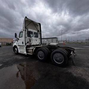Used 2020 Freightliner Cascadia Detroit DD13 Semi Truck for sale #897503 - photo 2