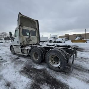 Used 2020 Freightliner Cascadia Detroit Diesel DD15 Semi Truck for sale #898105 - photo 2