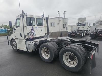 Used 2020 Freightliner Cascadia Detroit DD13 Semi Truck for sale #270259 - photo 2
