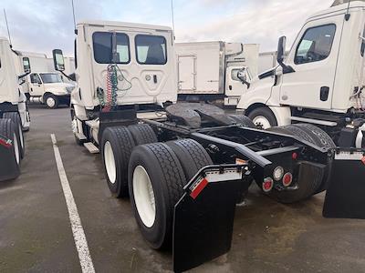Used 2018 Freightliner Cascadia Detroit DD13 Semi Truck for sale #342569 - photo 2