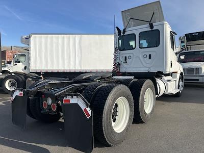 Used 2023 Freightliner Cascadia Detroit DD13 Semi Truck for sale #414596 - photo 2